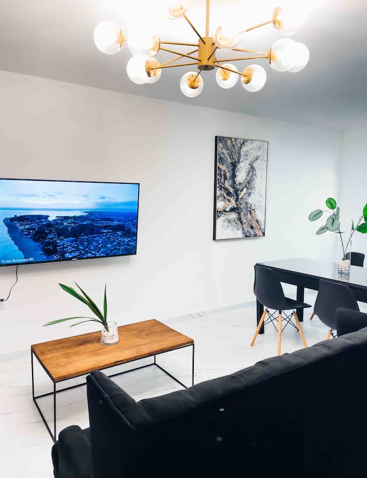 Salon avec télévision Smart 4k