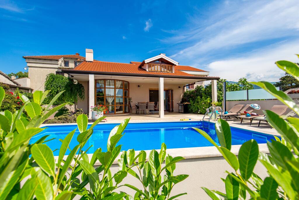 The swimming pool