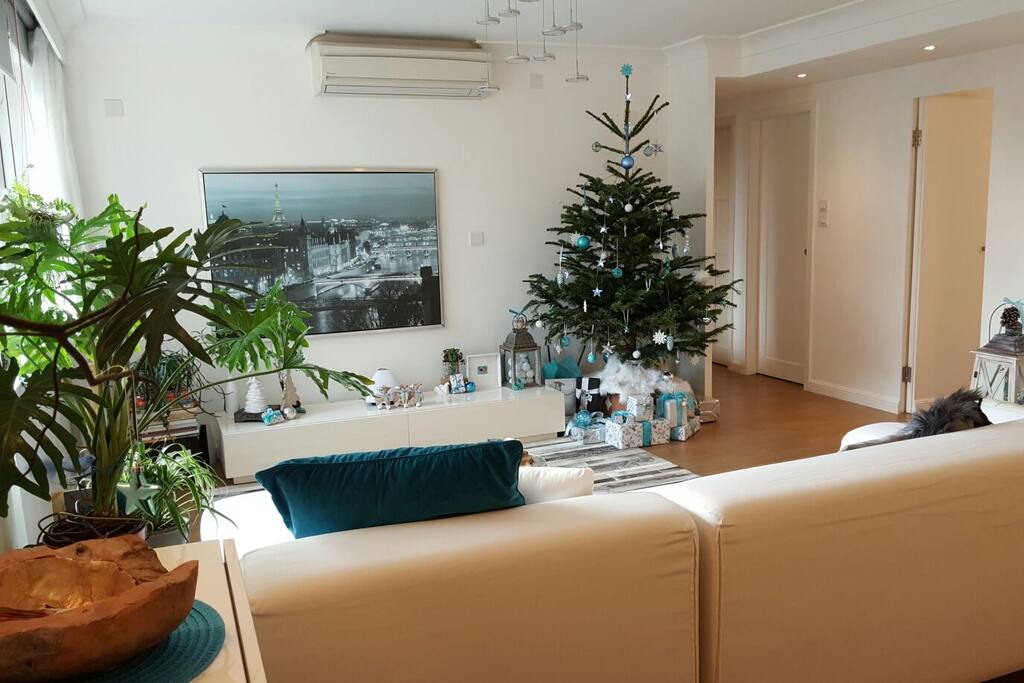 Super spacious Living room