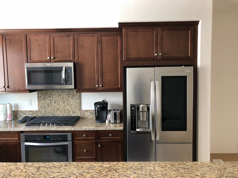 New LG fridge with “knock knock” display