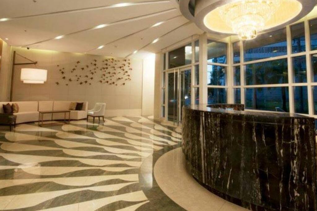 Lobby with Receptionist and 24 hr Security