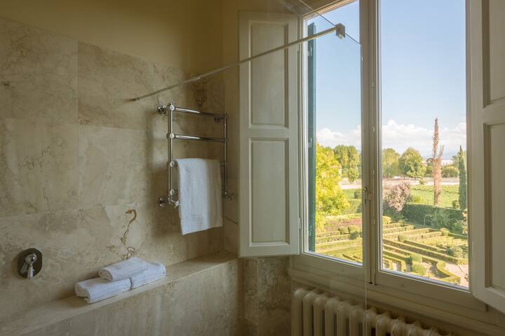 Unique, views on Maze Garden, shared pool, parking gallery image 2