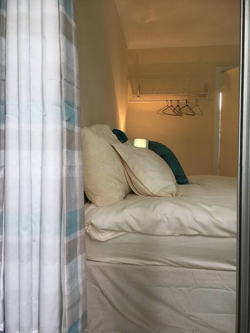 From balcony to bed