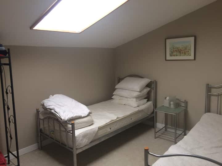 საძინებელი 1