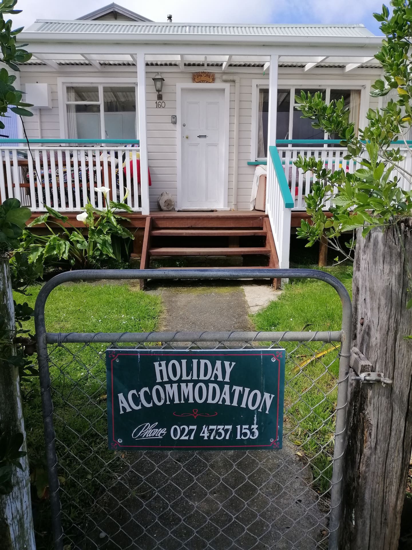 Moeraki Harbourside Cottage 2