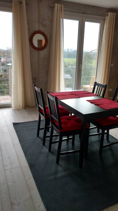Essplatz im Wohnzimmer