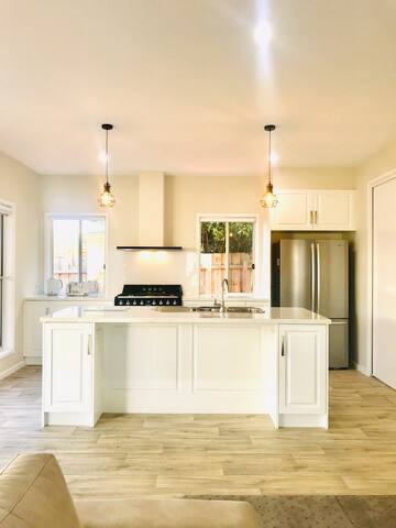 Torquay Heart sleeps 12 gallery image 4