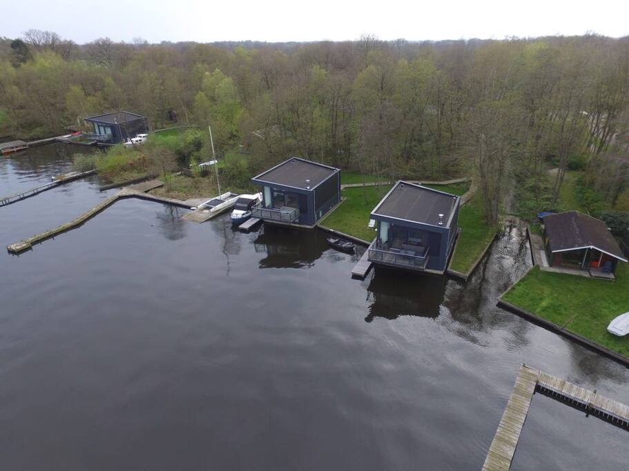 watervilla vanuit de lucht