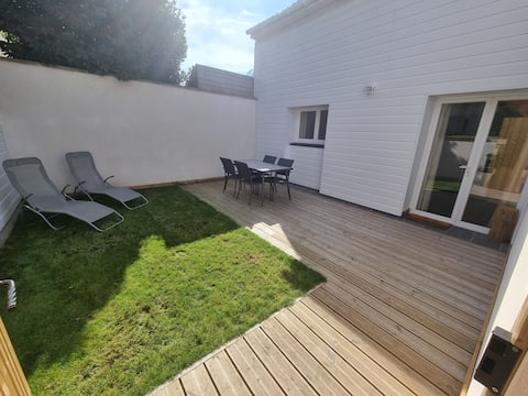 Ground floor apartment with private courtyard