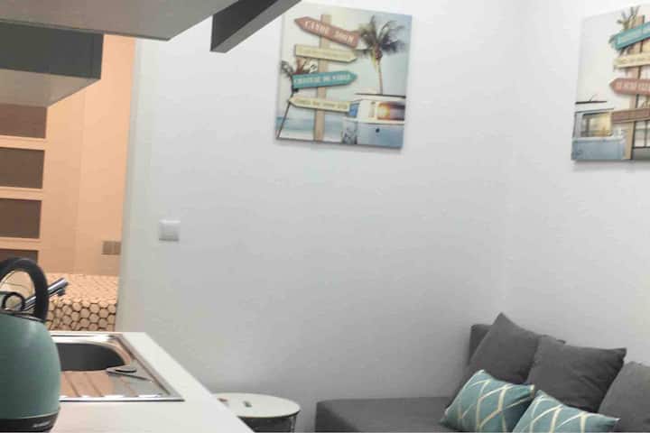 Apartamento  Esq.t1 ,. Centro Da Cidade - Peniche