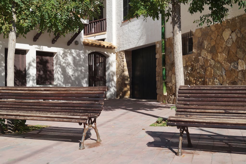Entrance to the house through the plaza
