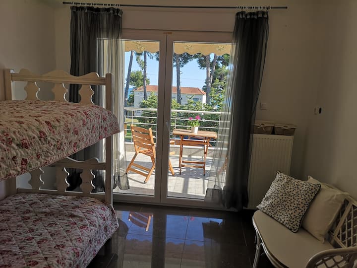 საძინებელი 1