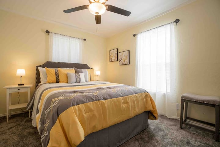 Bdrm 2 - Letto queen-size