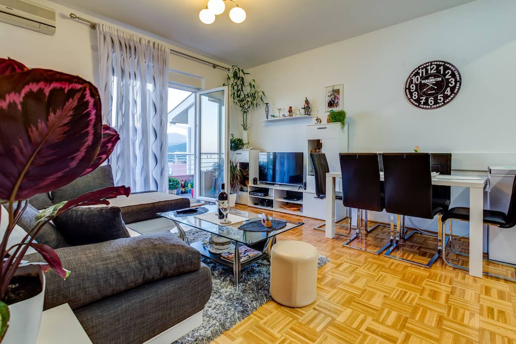 Living room with balcony.