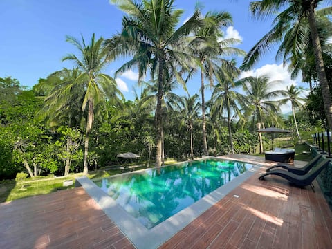 The Kubu 1 Hec Private Modern House Dog Friendly