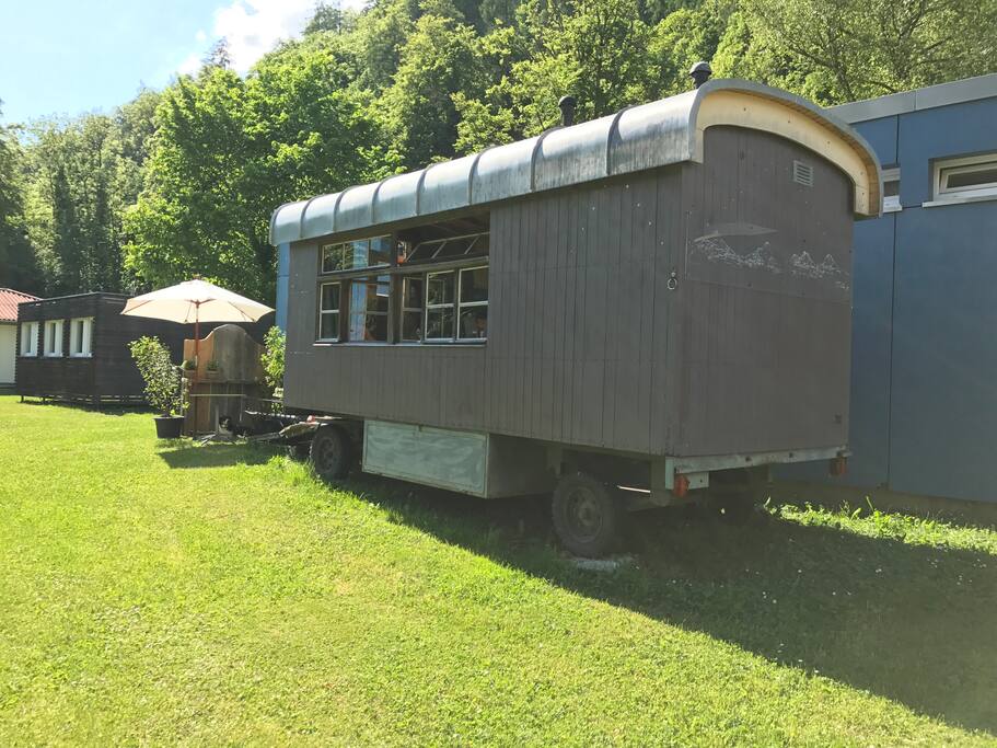 GYPSY vintage wagon. on of the 3 cooles accommodations in Interlaken..!