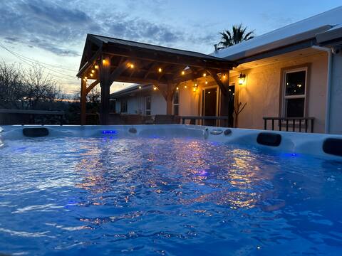 Ranch house w/Pool & Spa