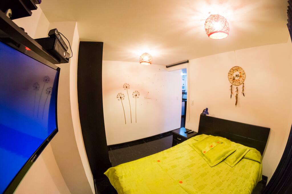 queen Bed