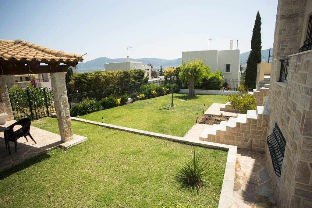 Family house close to the beach & airport
