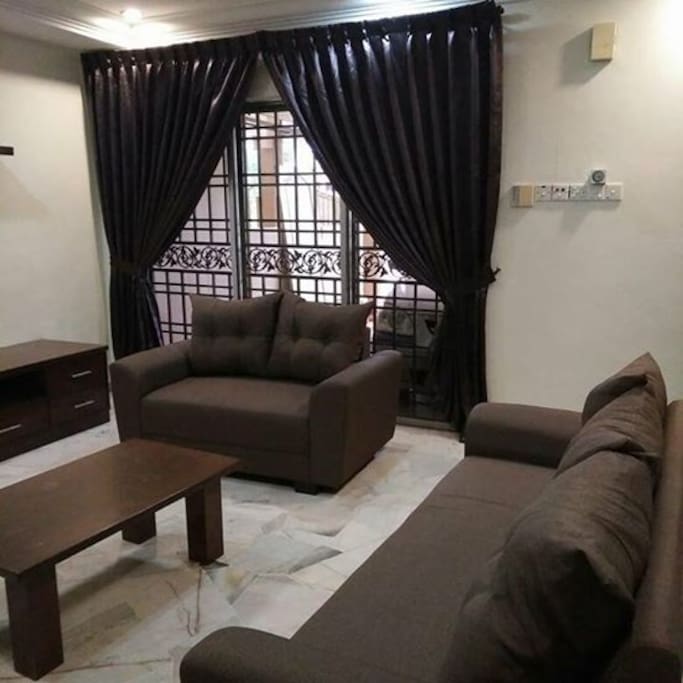 Living Room - 01