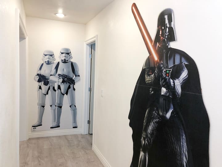 Puerta principal y pasillo: temática de Star Wars para una sesión de fotos