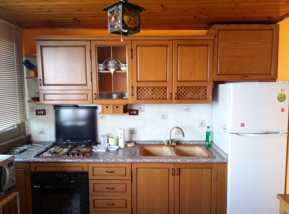 Angolo cottura e frigo