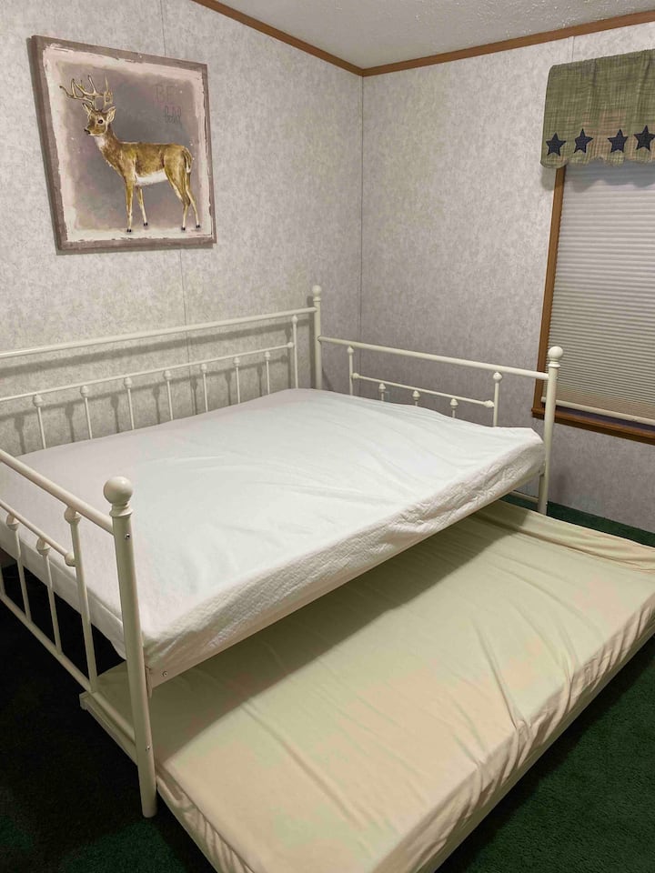 Sigurisht që do të shtohen jastëkë dhe batanije krejtësisht të reja