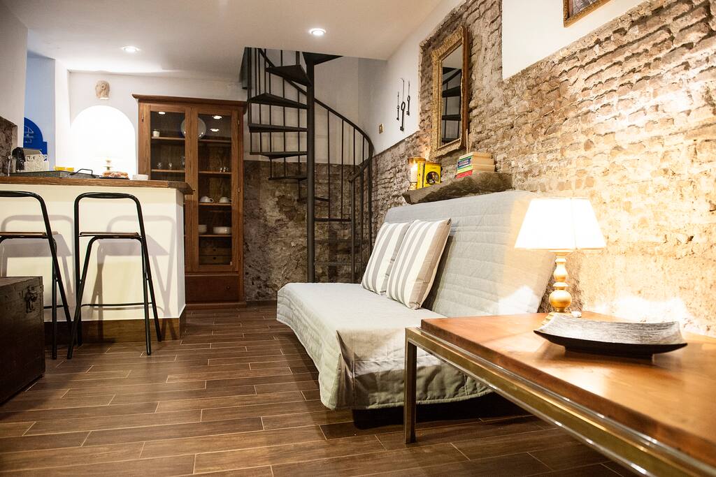 l'appartamento è dotato di divano letto