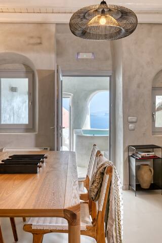 Marble Sun Villa with Hot-Tub and Caldera View gallery image 4