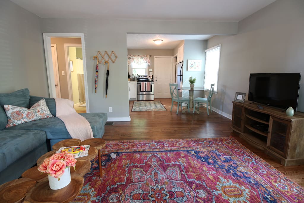 View when you enter the front door. Wide open concept and plenty of natural light.