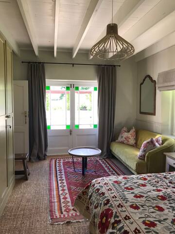 Bridlewood Manor House – The Green Room gallery image 3