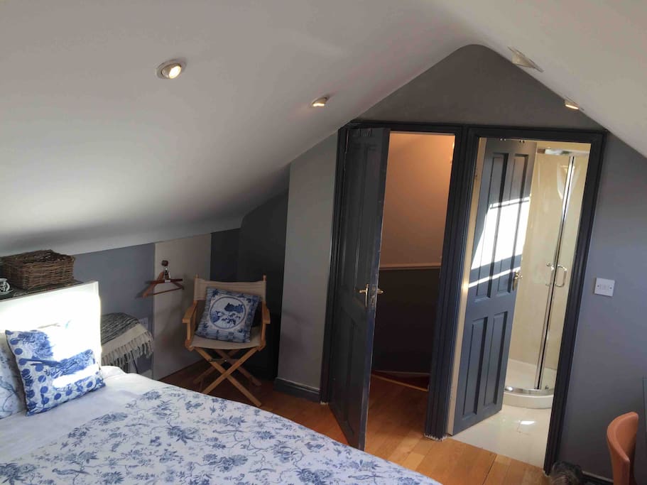 Entrance door and shower room ensuite