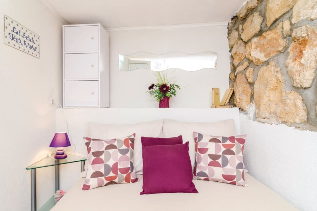 The studio's cozy bedroom