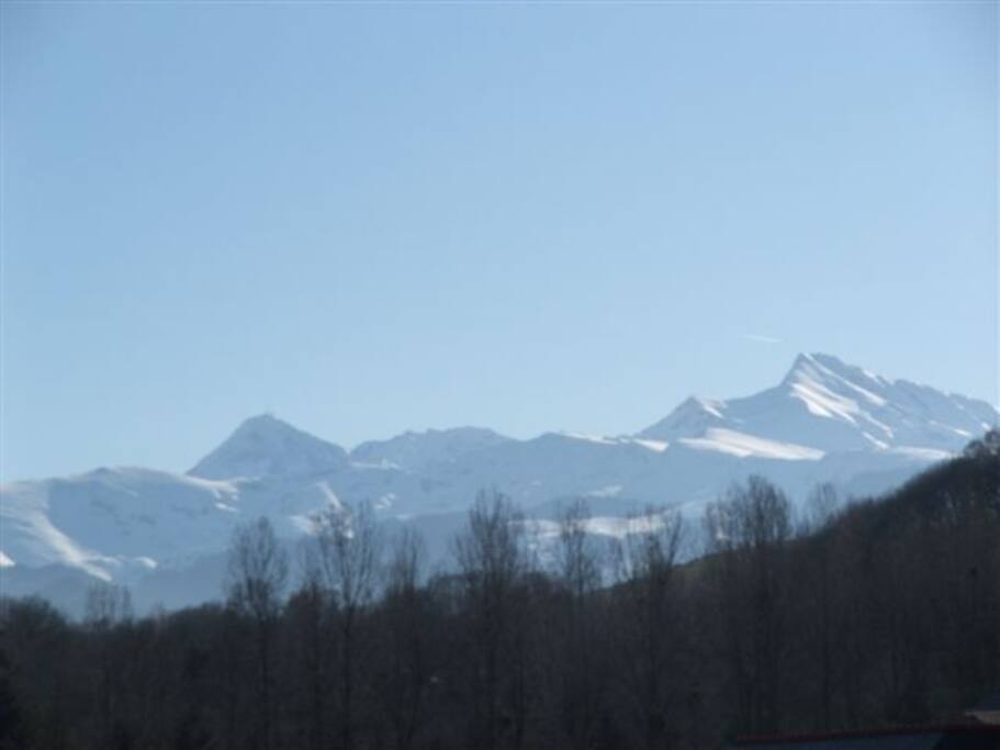 Vue Pic du midi et Montaigu