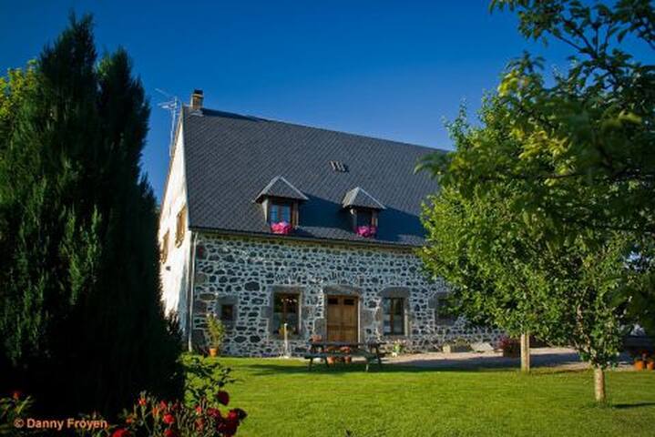 ESCLADINES BED AND BREAKFAST in the heart of Auvergne