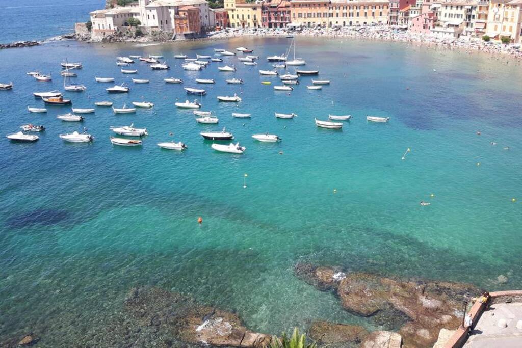 A pochi minuti di macchina dalla meravigliosa Baia del Silenzio