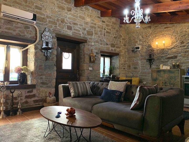 Foça Taş Ev / Foça Stone House Foça şehrinde Kiralık Evler, İzmir