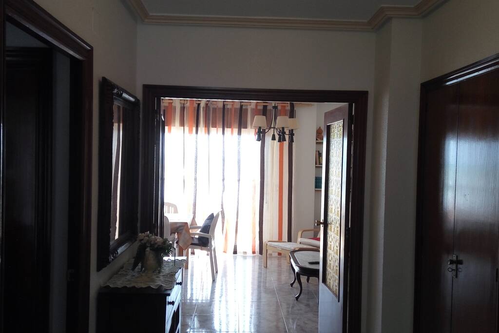 Salón y Hall desde la cocina