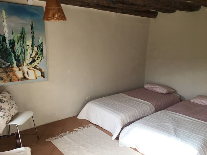 Room Arce