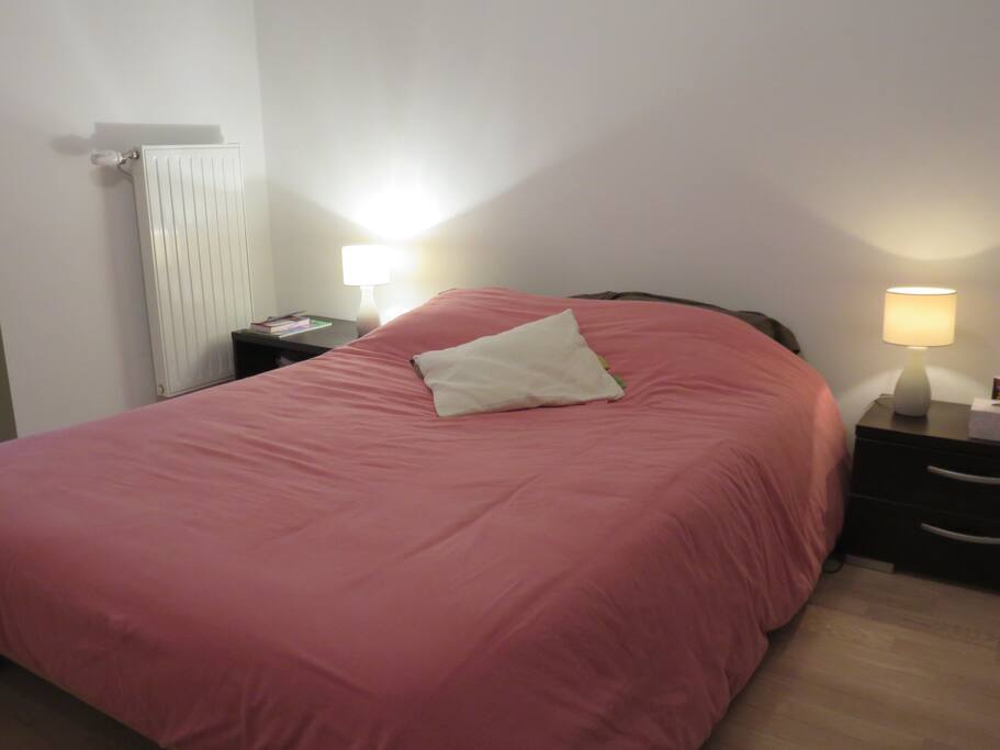 Chambre avec lit double