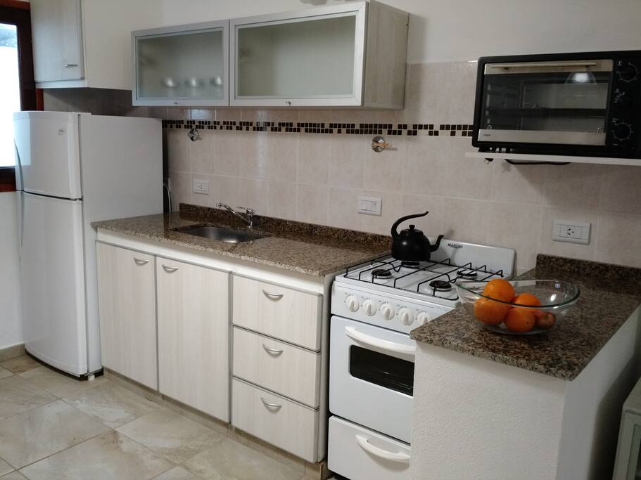 Mobiliario de cocina muy cómodo.