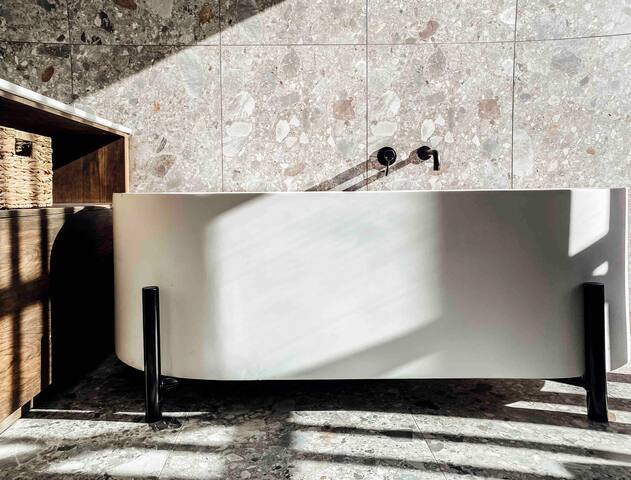 The Bateleur On Loader gallery image 4