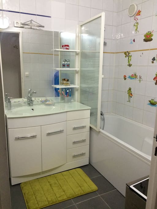 Bathroom/salle de bain