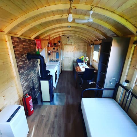 Self-sufficient tiny house with a view of the Rhine