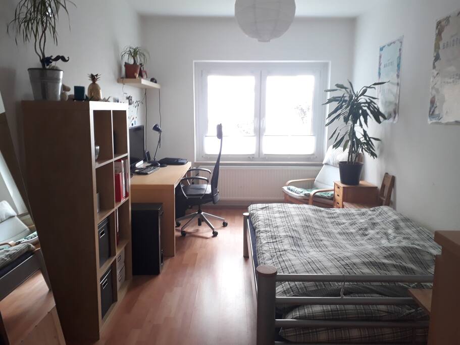 Schlafzimmer 2