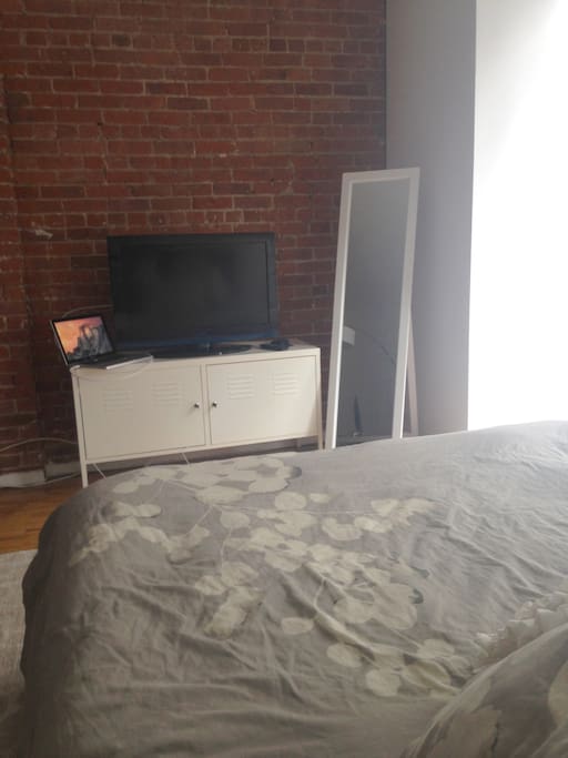 32" TV and a full length mirror.