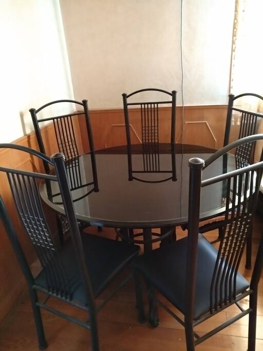 公用餐桌
