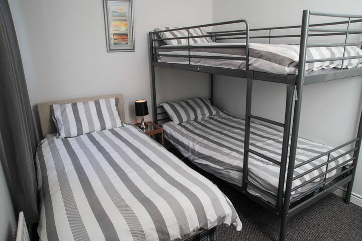 Waves Apartment Oceans 14. Sea Views WiFi Parking