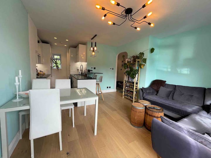 Lovely 2-bedroom Penthouse With Balcony - Shoreditch - London