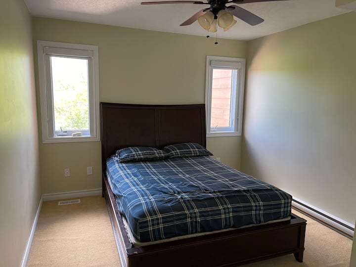 ห้องนอนชั้นหลัก 1